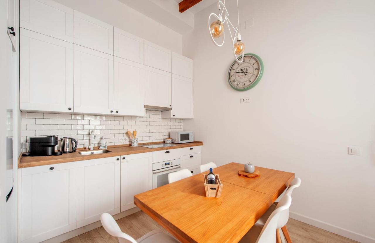 Casa Valentina Ii: Confort Y Luz En Sevilla Centro Luaran gambar
