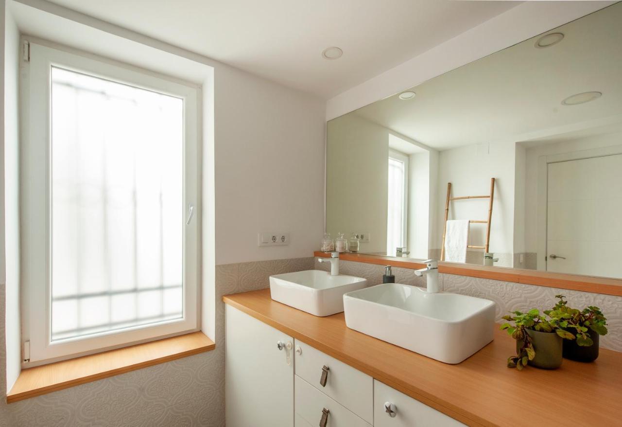 Casa Valentina Ii: Confort Y Luz En Sevilla Centro Luaran gambar